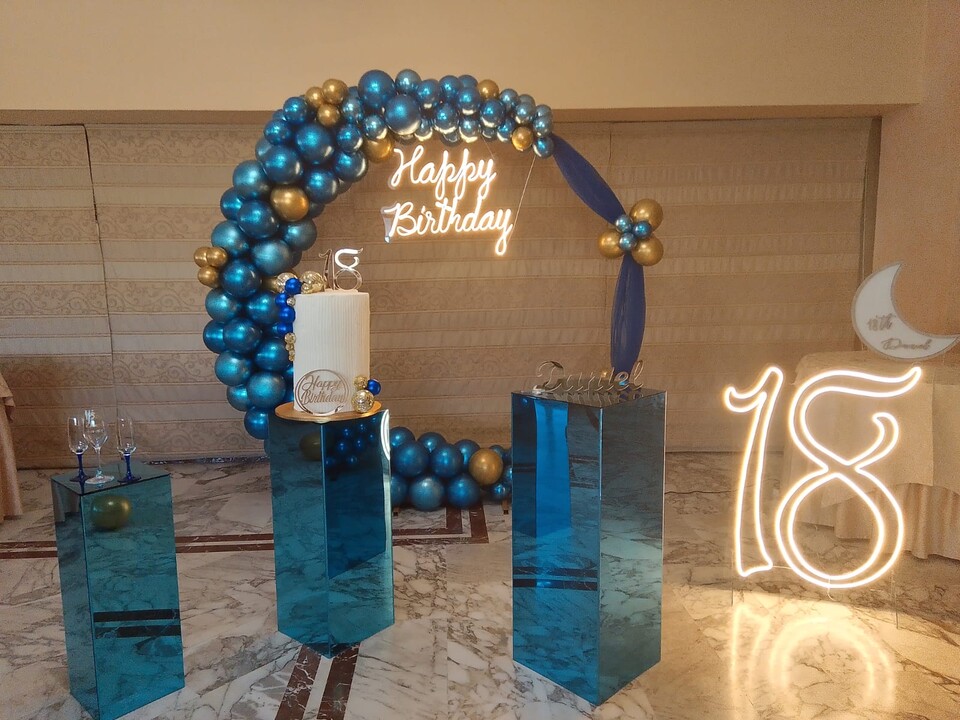 Numero 18 neon led monocolore da parete | d'appoggio BELLINVETRO VR 831