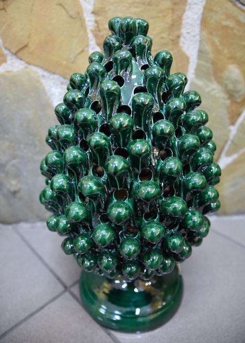 Lampada pigna siciliana in ceramica verde ramina Produzione artigianale di Caltagirone h.35 cm