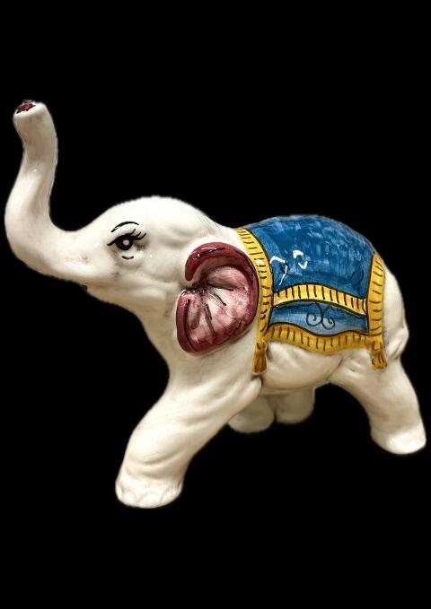 Elefante in ceramica siciliana portafortuna decoro blu Produzione artigianale di Caltagirone lunghezza 20cm