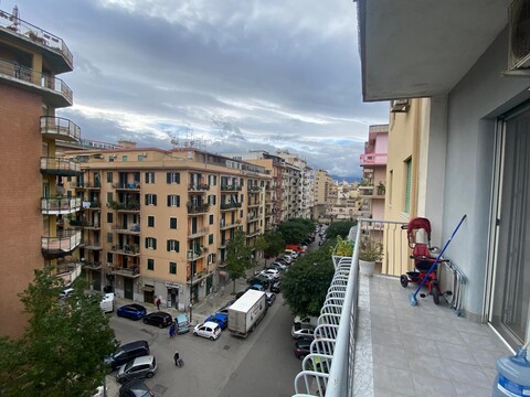 Appartamento in Vendita a Palermo Archirafi-Lincoln