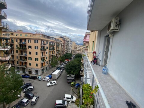 Appartamento in Vendita a Palermo Archirafi-Lincoln