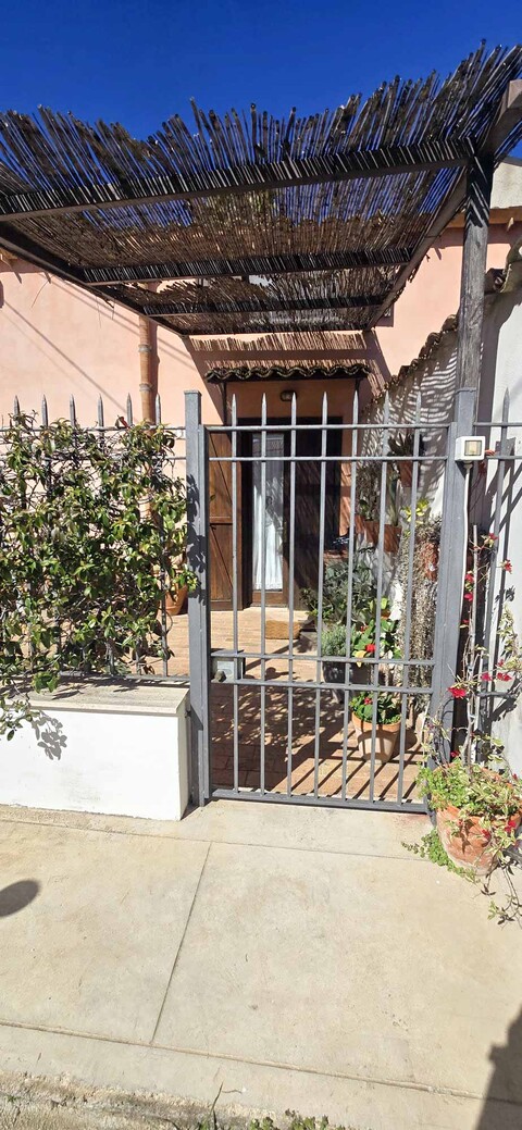 Fabbricato indipendente in Vendita a Palermo Cardillo