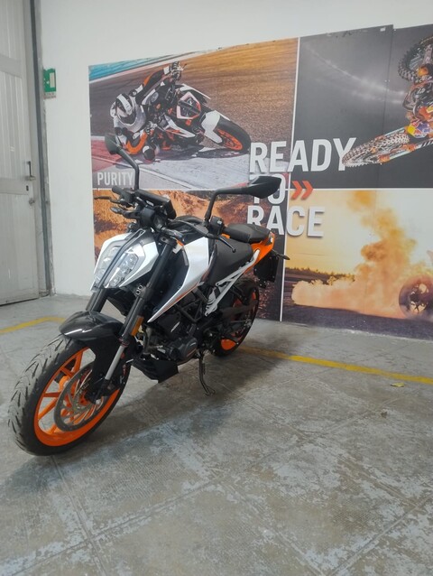 DUKE 125 KTM AZIENDALE