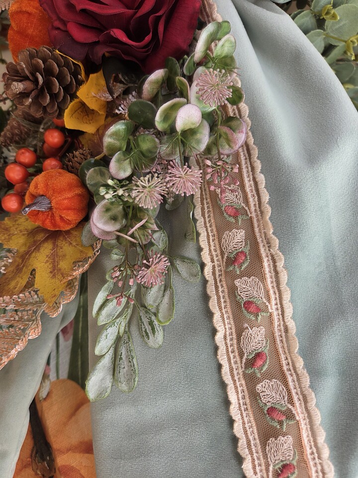 Fiocco in velluto verde salvia e pizzo in tulle Gentile Ricami "Zucche"