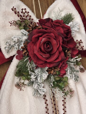 Fiocco natalizio in velluto bordeaux e lana bouclé con campana Gentile Ricami