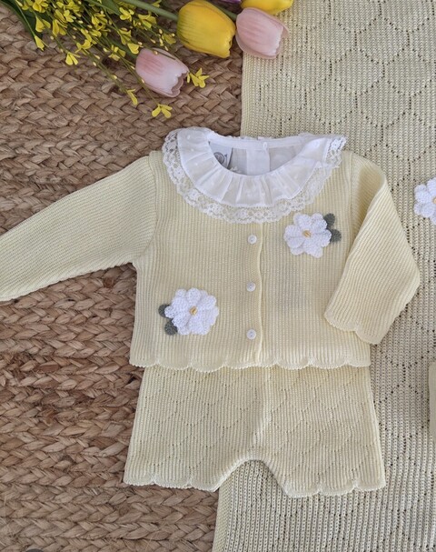 Completo nascita 7 pezzi in filo di cotone giallo Margherite Marlù EK21