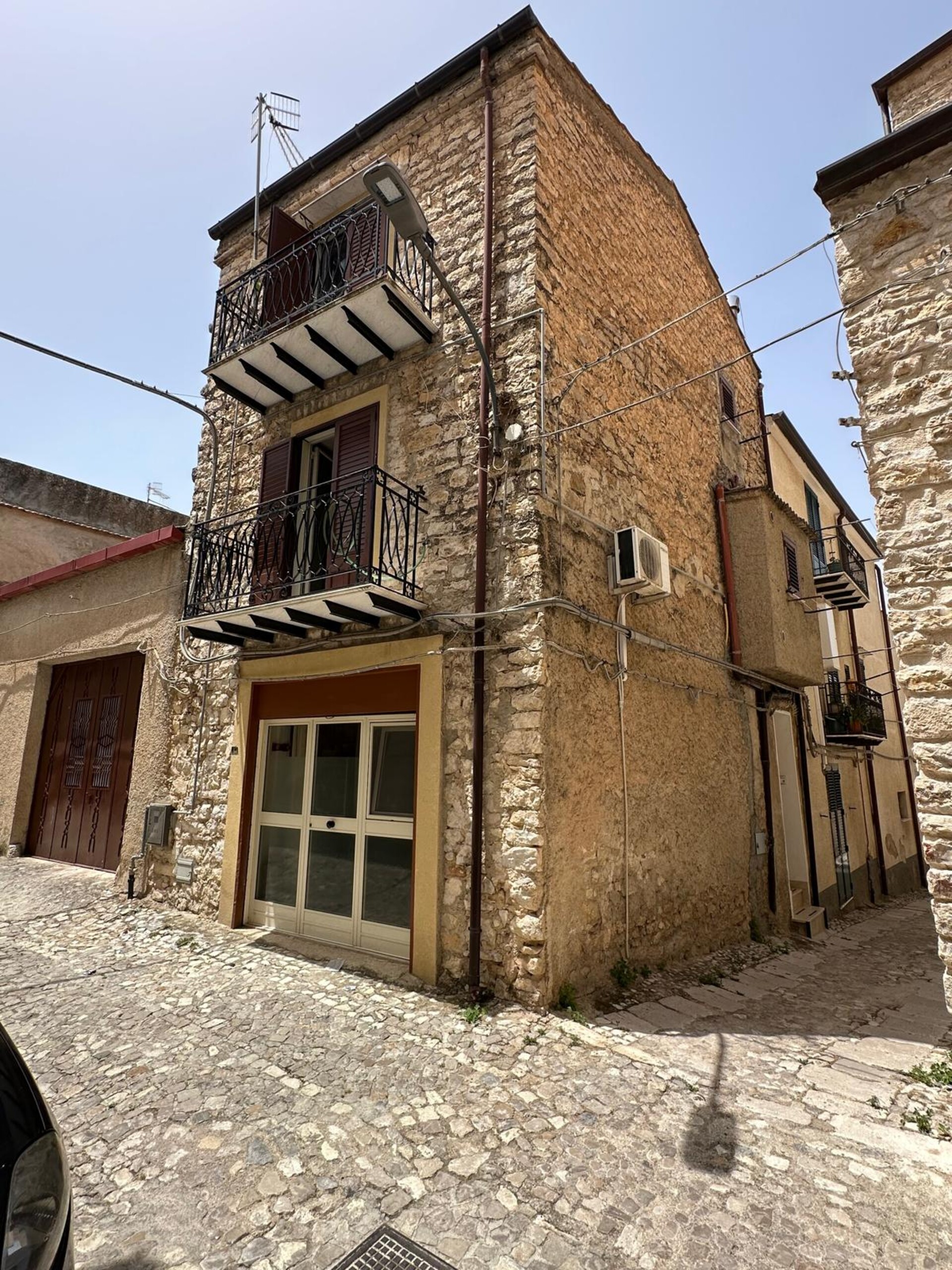 Casa singola in Vendita a Palazzo Adriano (Palermo)