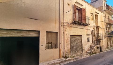 Casa singola in Vendita a Montelepre Centro storico (Palermo)