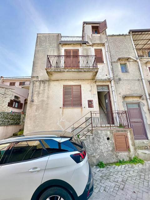Casa singola in Vendita a Chiusa Sclafani San Leonardo (Palermo)