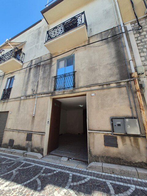Appartamento in Vendita a Bisacquino Centro Storico (Palermo)