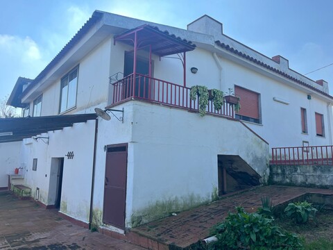 Villa in Vendita a Partinico (Palermo)