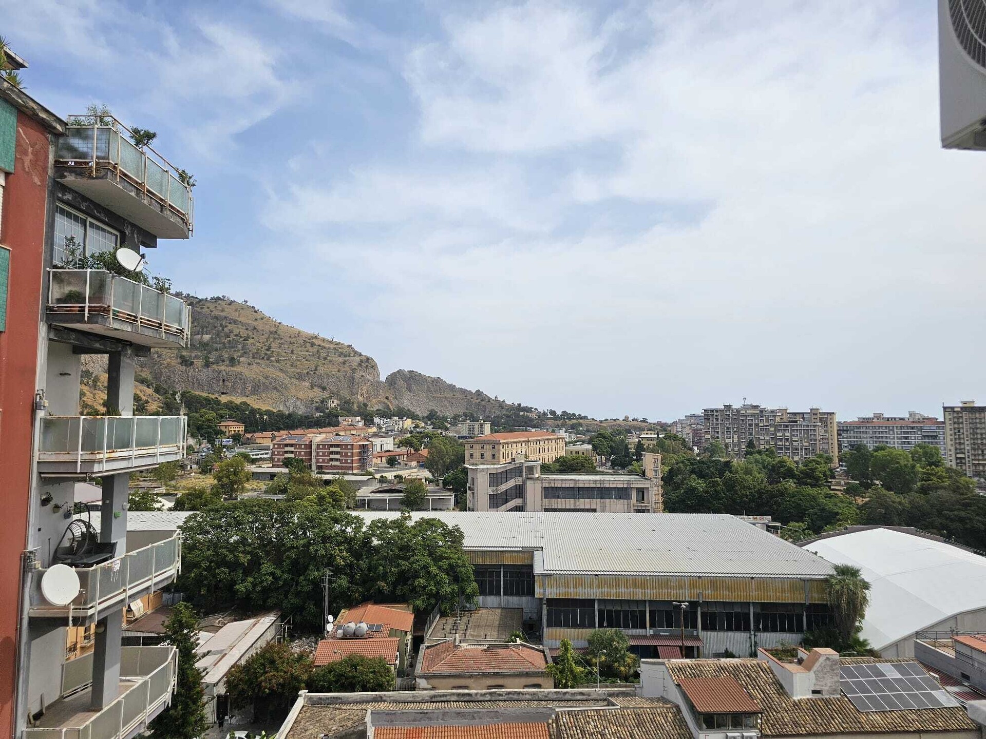 Appartamento in Vendita a Palermo Fiera - Montepellegrino - Cantieri
