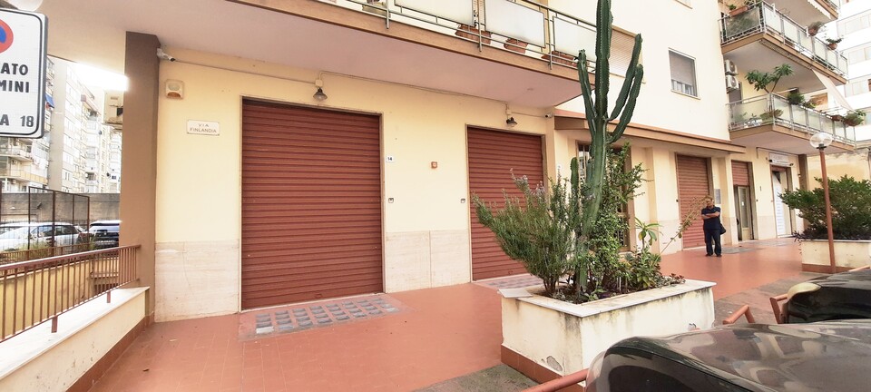 Locale commerciale in Affitto a Palermo Belgio - Strasburgo - De Gasperi