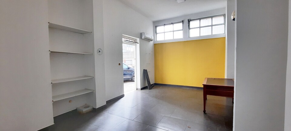 Locale commerciale in Affitto a Palermo Belgio - Strasburgo - De Gasperi