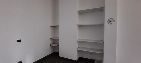 Locale commerciale in Affitto a Palermo Belgio - Strasburgo - De Gasperi