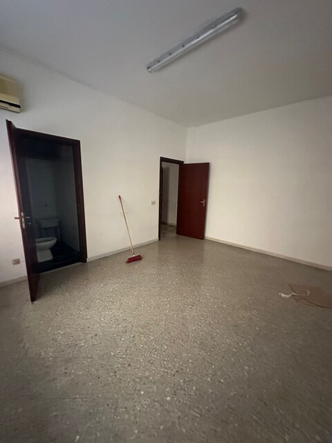 Appartamento in Vendita a Palermo Fiera - Montepellegrino - Cantieri