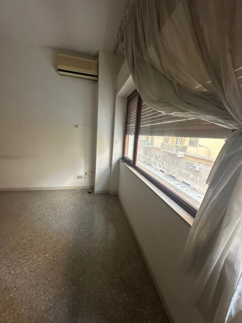 Appartamento in Vendita a Palermo Fiera - Montepellegrino - Cantieri