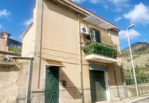 Casa singola in Vendita a Palermo Fiera - Montepellegrino - Cantieri