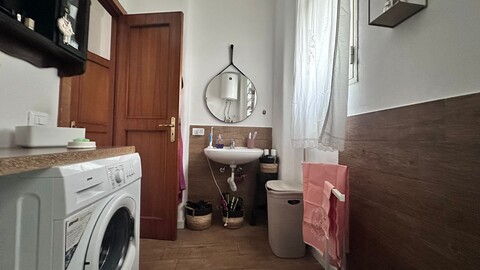 Appartamento in Vendita a Palermo Fiera - Montepellegrino - Cantieri