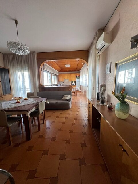 Appartamento in Vendita a Palermo Fiera - Montepellegrino - Cantieri