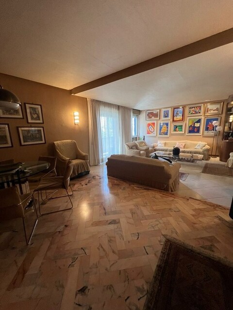 Appartamento in Vendita a Palermo Fiera - Montepellegrino - Cantieri