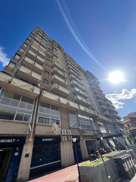 Appartamento in Vendita a Palermo Fiera - Montepellegrino - Cantieri