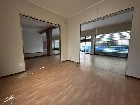 Negozio in Affitto a Palermo Don Bosco - Sampolo - Villabianca