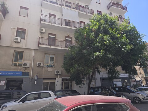Ufficio in Vendita a Palermo Olivuzza - Tribunale