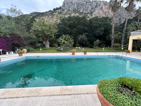 Villa in Vendita a Palermo Mondello - Valdesi