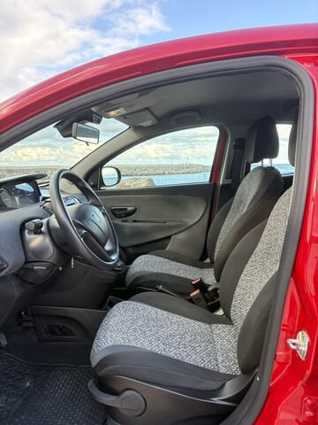 Lancia Ypsilon Hybrid FireFly Elettrica / Benzina