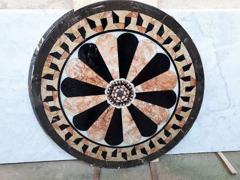 Rosone in marmo taglio water jet.jpg