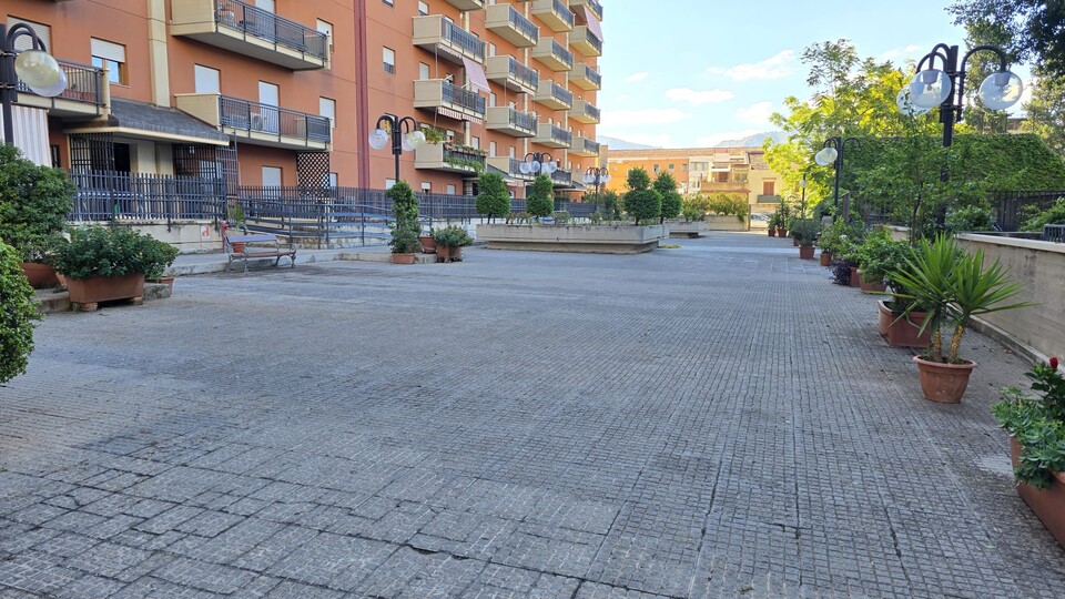Posto auto singolo in Vendita a Palermo Zisa
