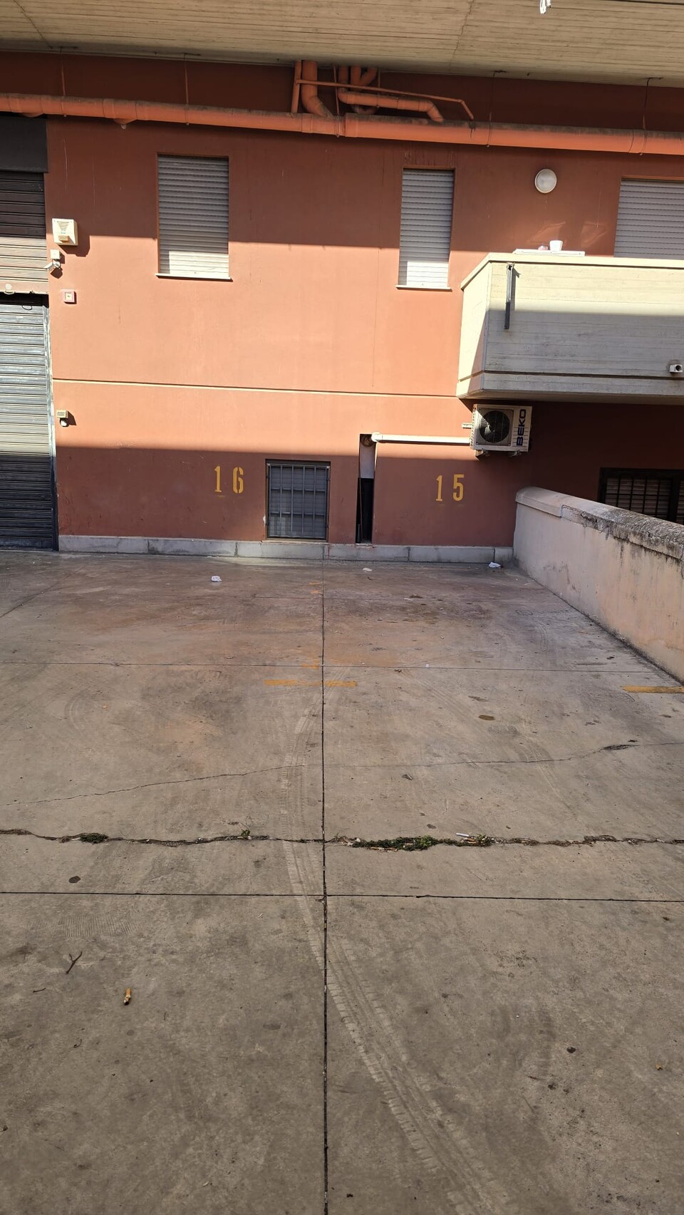 Posto auto singolo in Vendita a Palermo Zisa