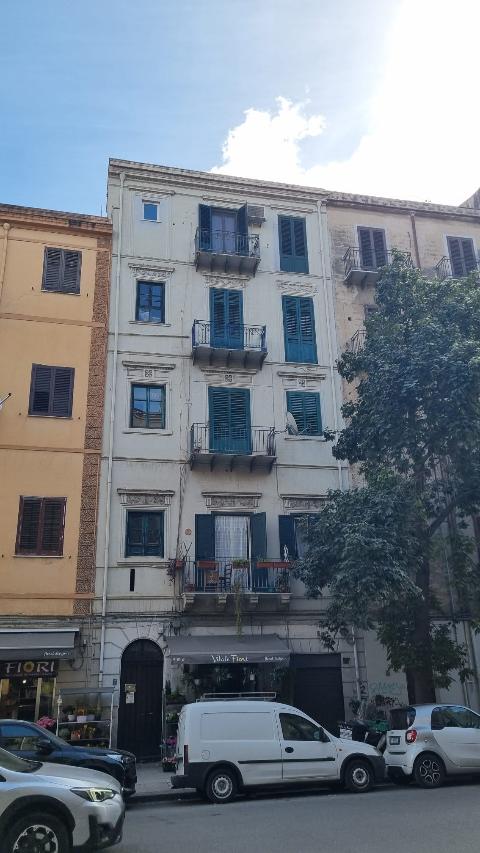 Appartamento in Affitto a Palermo Tribunale