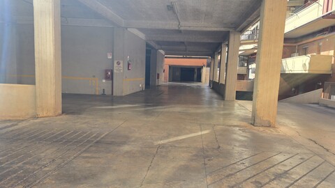 Posto auto singolo in Vendita a Palermo Zisa