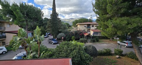 Appartamento in Affitto a Palermo mondello
