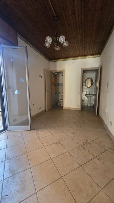 Appartamento in Vendita a Palermo Piazza Niscemi