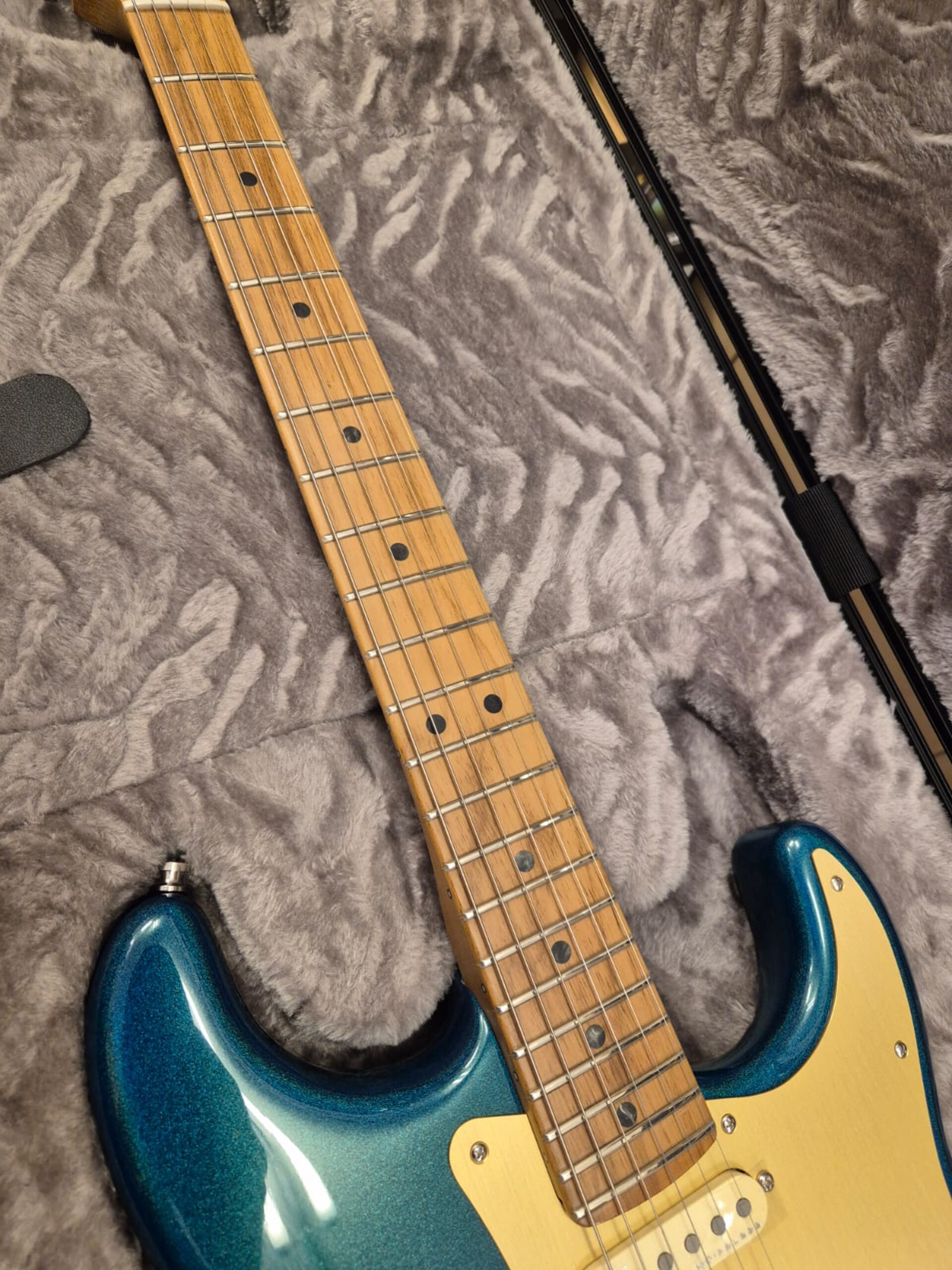 FENDER LTD AMERICAN ULTRA II STRATOCASTER HSS ROASTED MAPLE AURORA