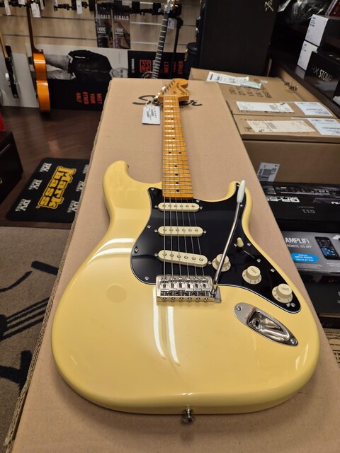 SQUIER FSR CLASSIC VIBE 70s CUSTOMIZZATA STRATOCASTER VINTAGE WHITE