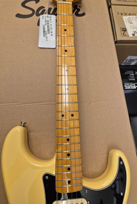 SQUIER FSR CLASSIC VIBE 70s CUSTOMIZZATA STRATOCASTER VINTAGE WHITE