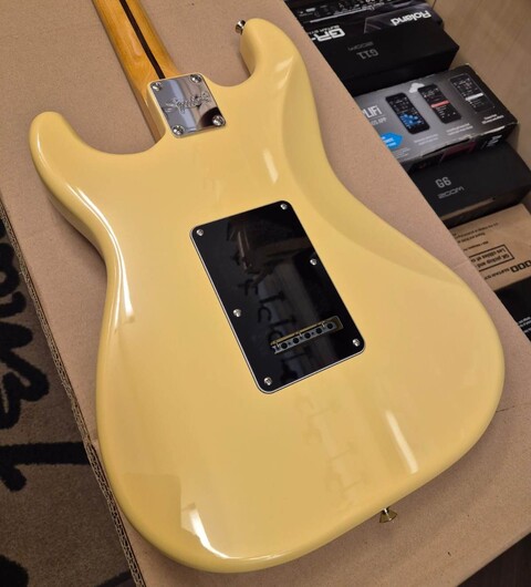 SQUIER FSR CLASSIC VIBE 70s CUSTOMIZZATA STRATOCASTER VINTAGE WHITE