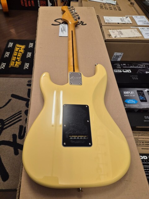 SQUIER FSR CLASSIC VIBE 70s CUSTOMIZZATA STRATOCASTER VINTAGE WHITE