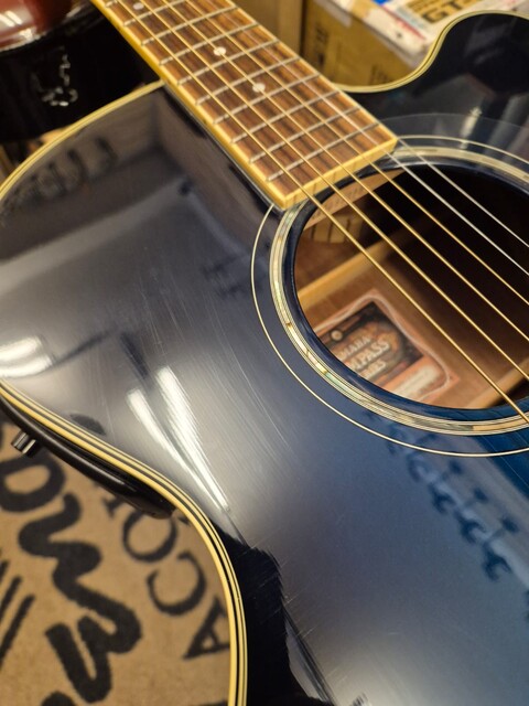 YAMAHA CPX700 CON ASTUCCIO RIGIDO