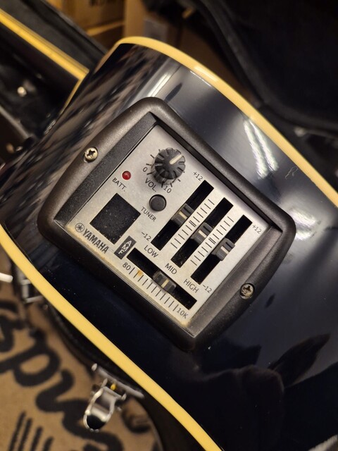 YAMAHA CPX700 CON ASTUCCIO RIGIDO