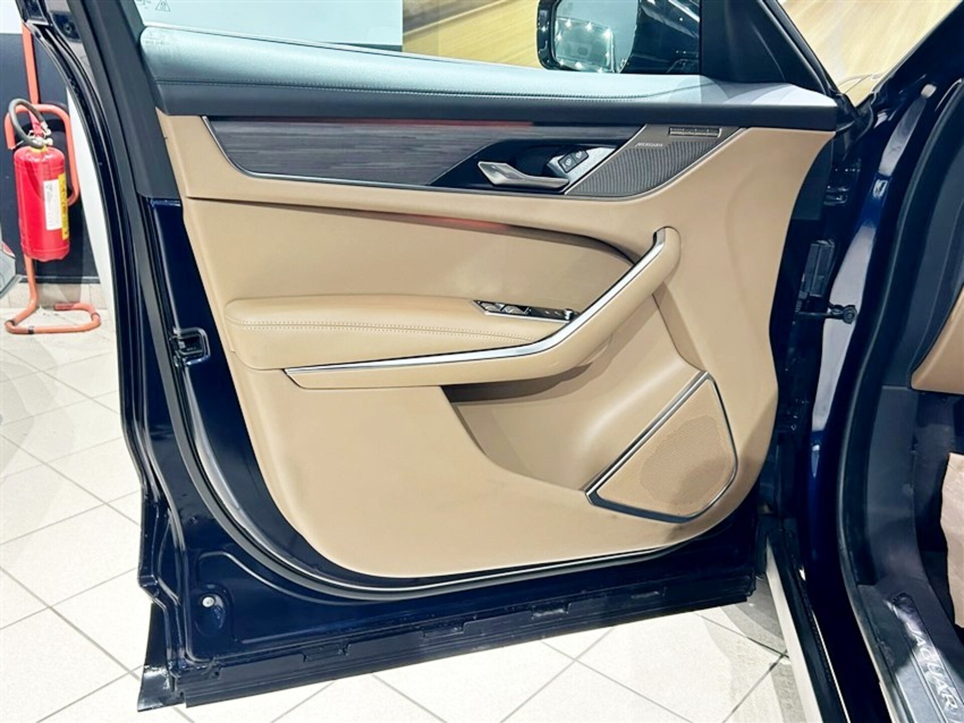 Jaguar F-PACE 2.0d i4 mhev SE awd 204cv auto Elettrica / Diesel