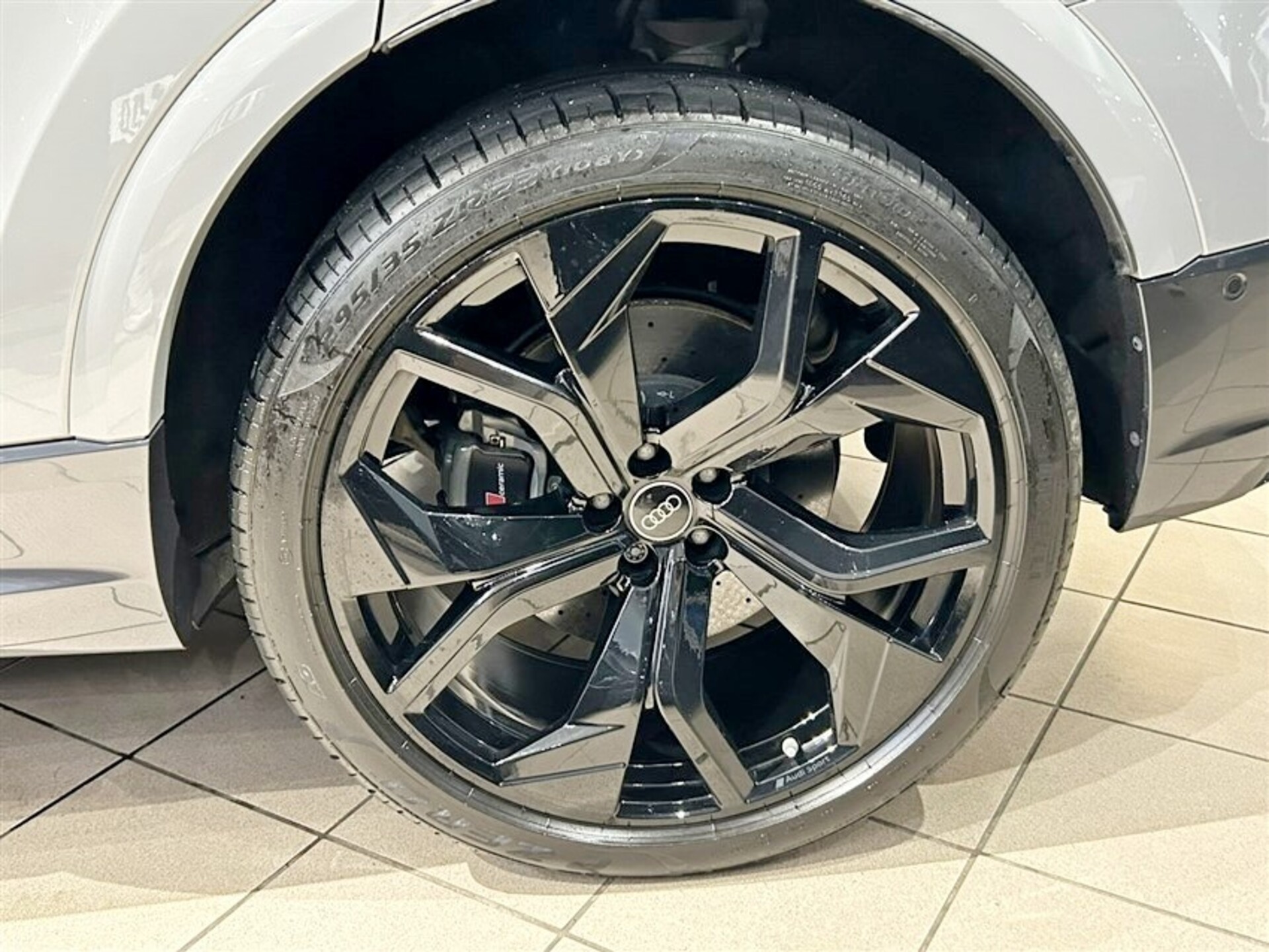 Audi RS Q8 4.0 mhev quattro tiptronic Elettrica / Benzina
