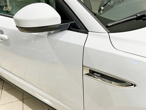 Jaguar E-Pace 2.0D 180 CV AWD aut. R-Dynamic SE Diesel