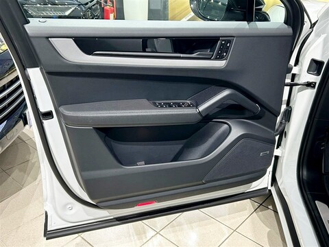 Porsche Cayenne Coupe 3.0 E-hybrid tiptronic Elettrica / Benzina