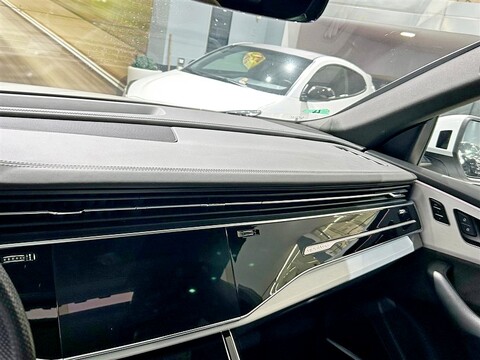 Audi Q8 50 3.0 tdi mhev Sport quattro tiptronic Elettrica / Diesel