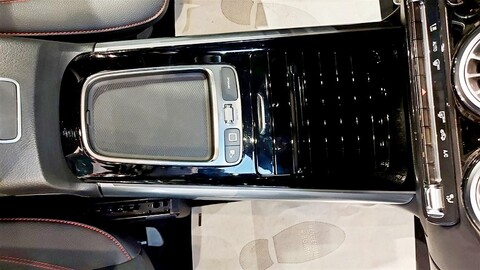 Mercedes-Benz GLA 200 D 200 d Automatic AMG Line Premium Plus Diesel